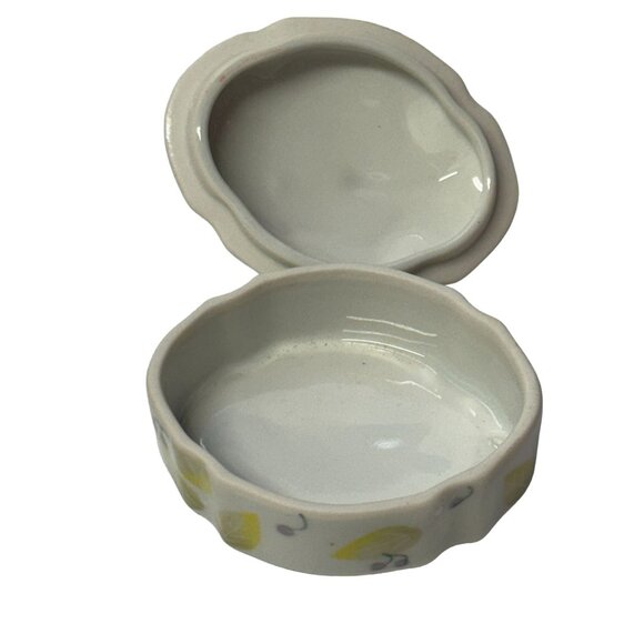 Andrea by Sadek Oval Porcelain Trinket Box Pink Tulip Green Leaves 2.75 inches - Picture 4 of 9